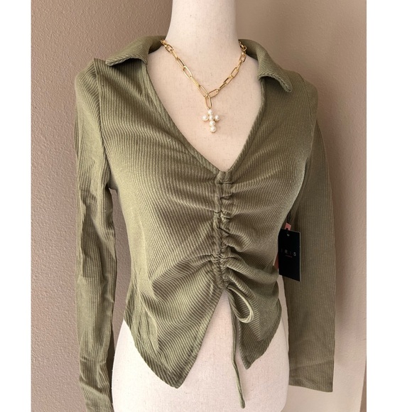 🆕ALESIA ruched top in olive - Picture 7 of 7